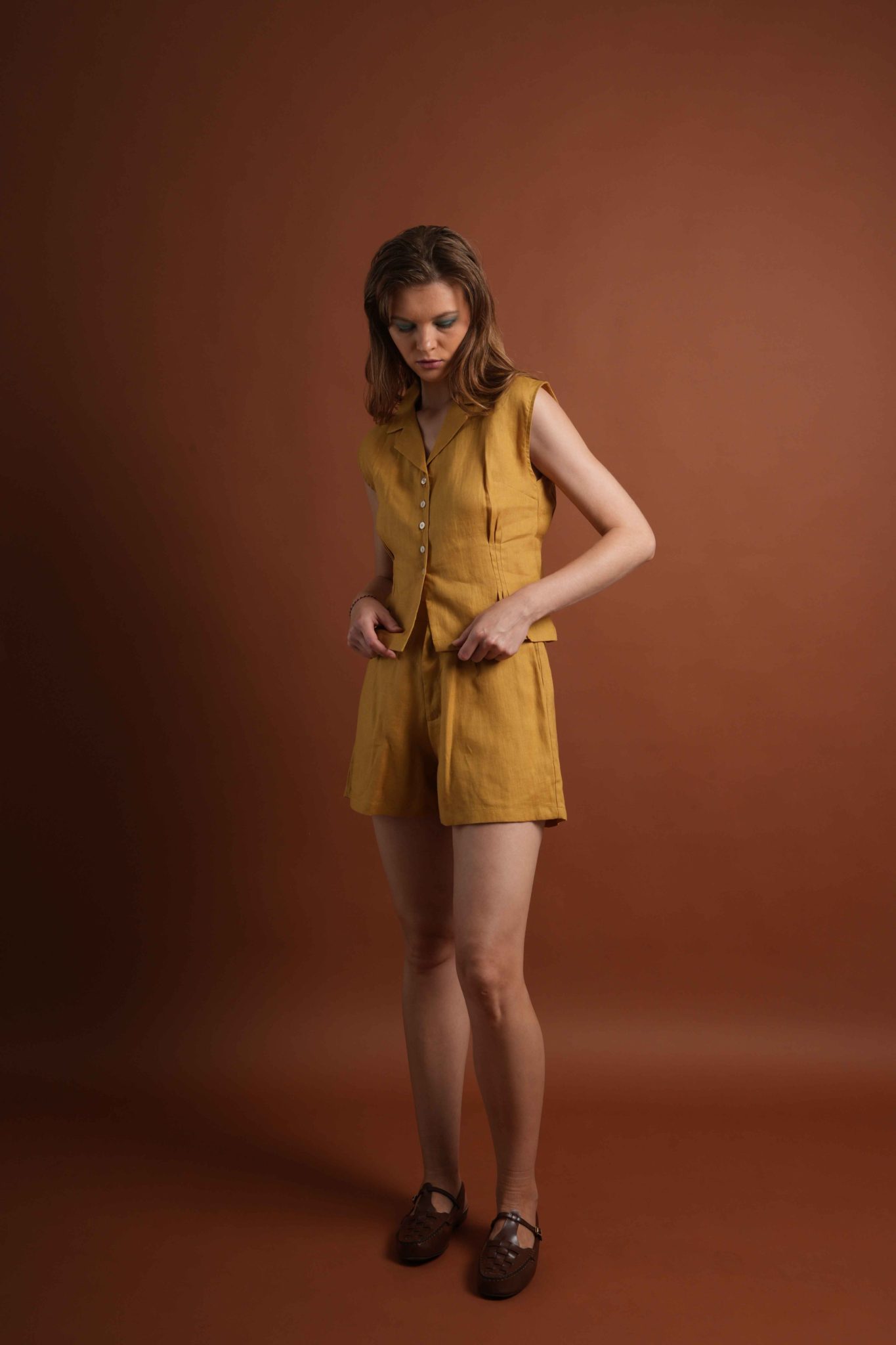 BERU SHORT IN GOLD_11zon